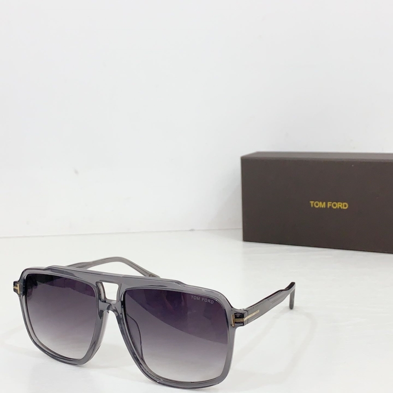 TOM FORD